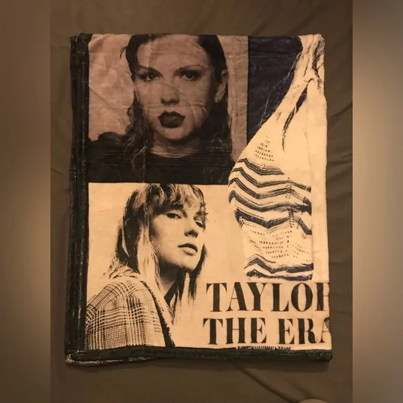 NEW Taylor Swift The Eras Tour Fleece Blanket - Picture 5 of 11